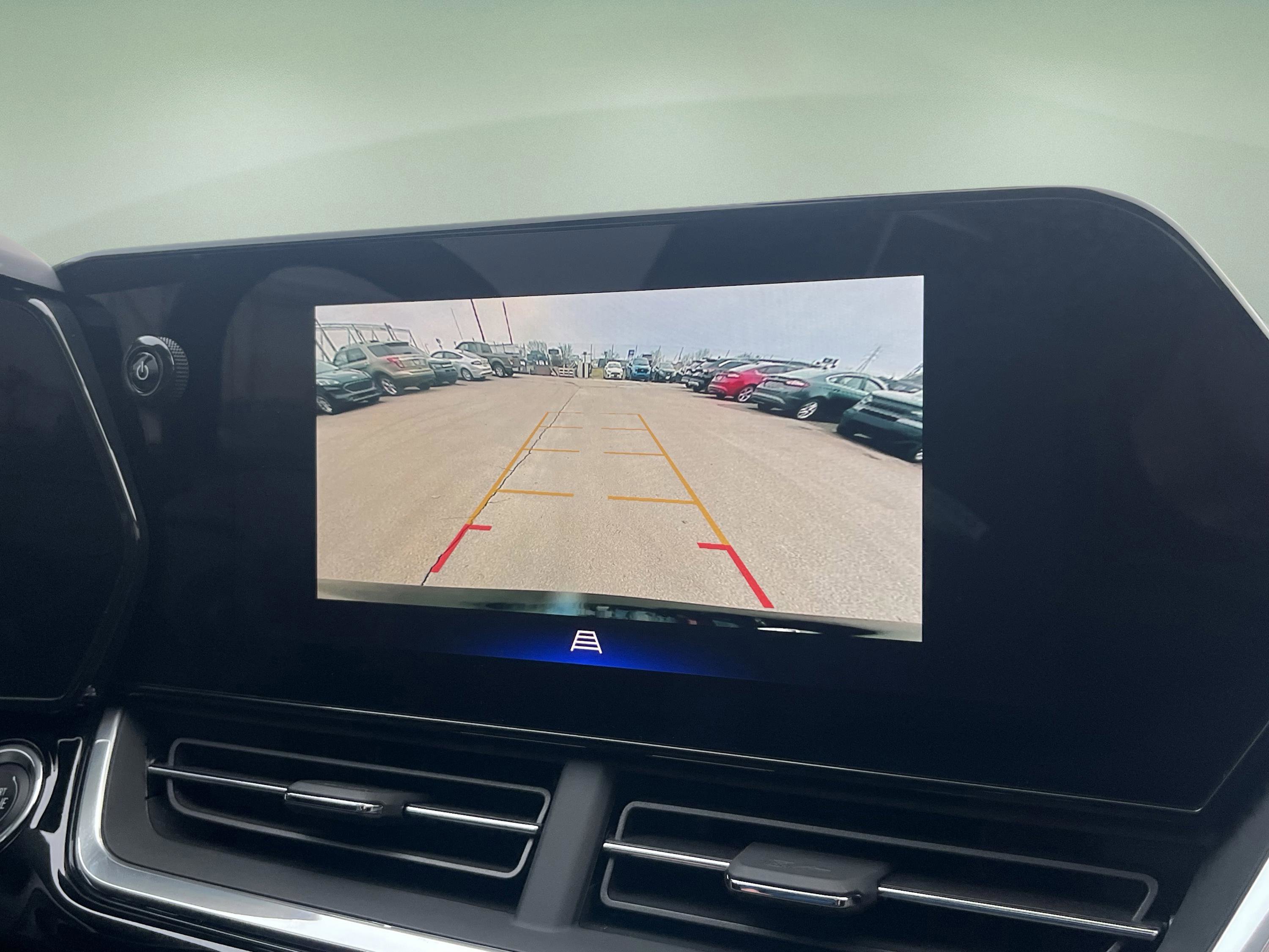 Used 2024 Chevrolet Trax RS w/ Sunroof Package image 32