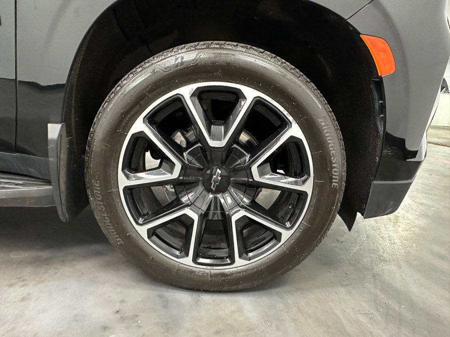 Used 2021 Chevrolet Suburban RST w/ Luxury Package image 16