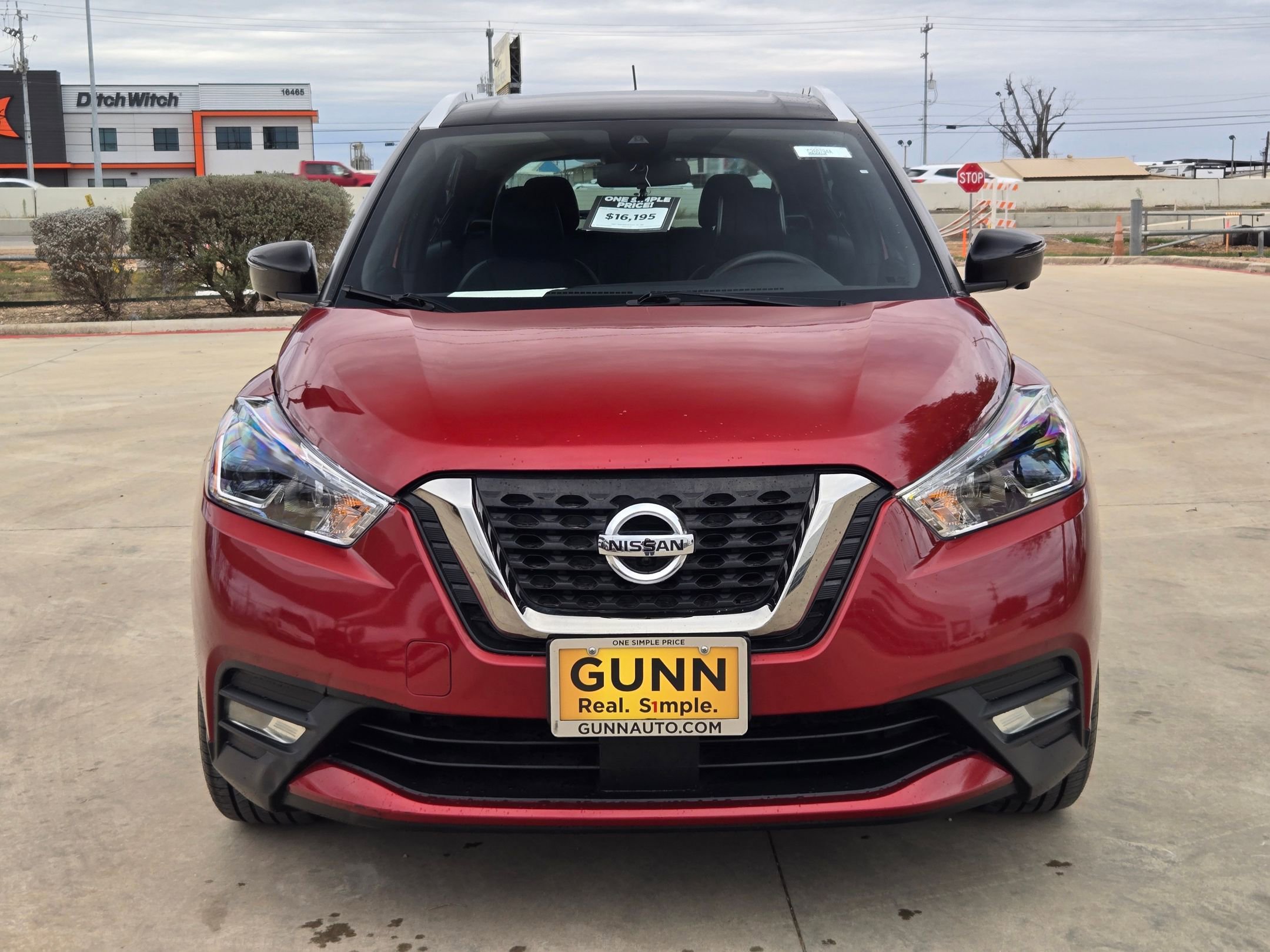 Used 2020 Nissan Kicks SR w/ SR Premium Package image 8