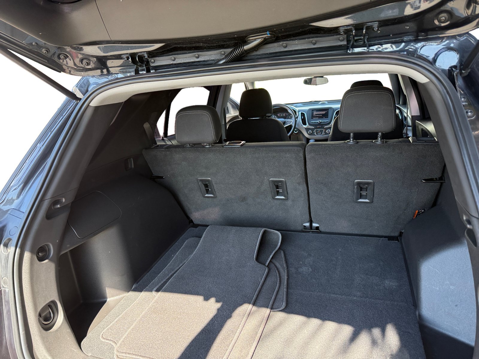 Used 2022 Chevrolet Equinox LS FWD image 12