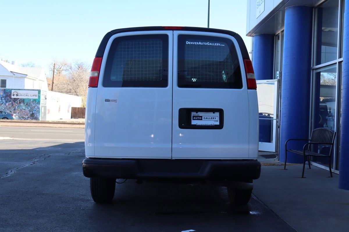 Used 2011 Chevrolet Express 1500 Work Van image 4