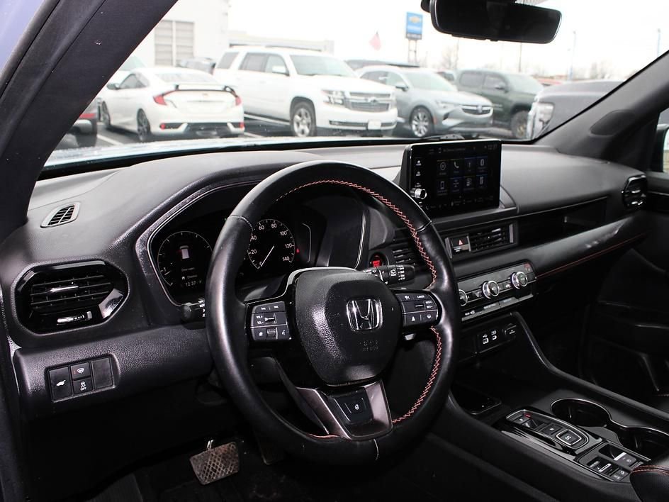 Used 2025 Honda Pilot TrailSport image 21