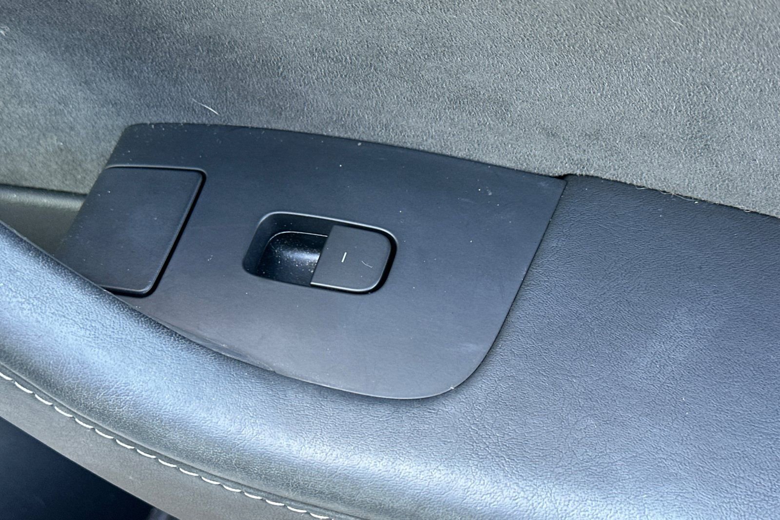 Used 2023 Tesla Model 3 Standard Range image 22