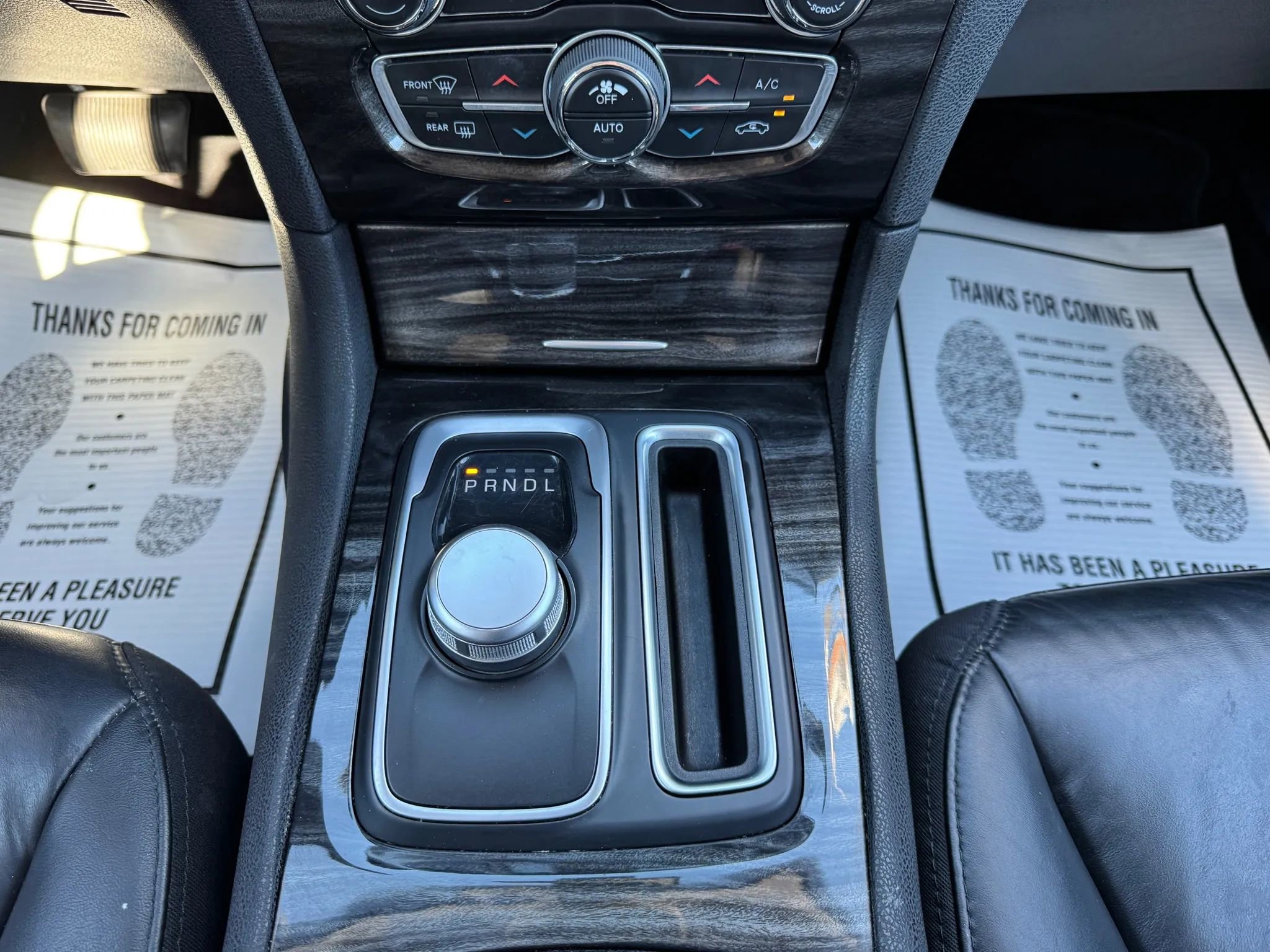 Used 2017 Chrysler 300 Limited image 29