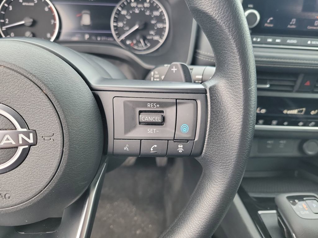 Used 2024 Nissan Rogue SV AWD/4WD image 18