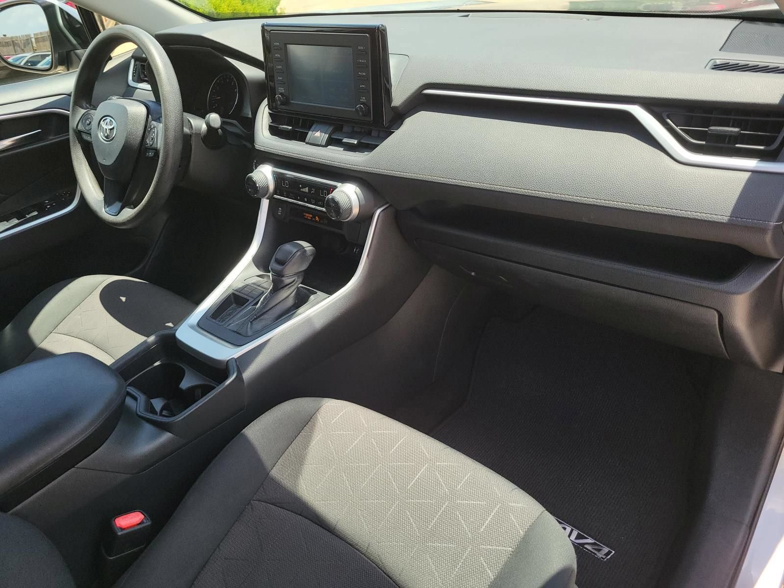 Used 2019 Toyota RAV4 XLE FWD image 7