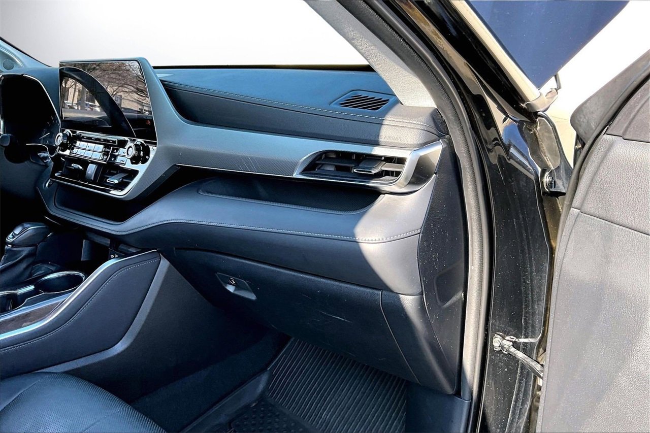 Used 2021 Toyota Highlander Platinum image 20