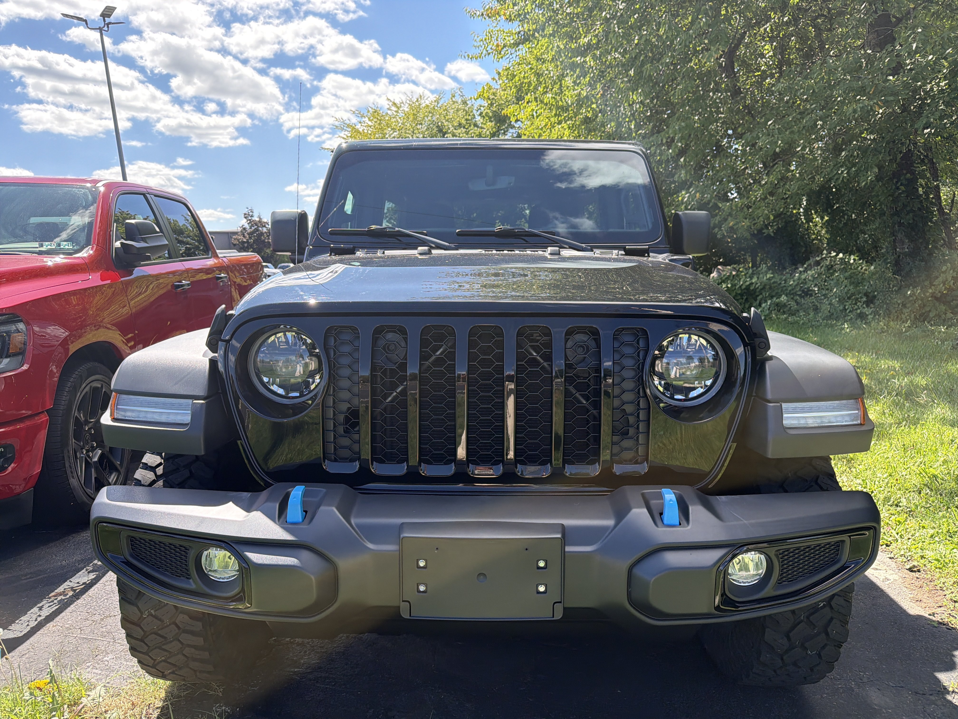 Used 2023 Jeep Wrangler Unlimited w/ Cold Weather Group AWD/4WD image 2