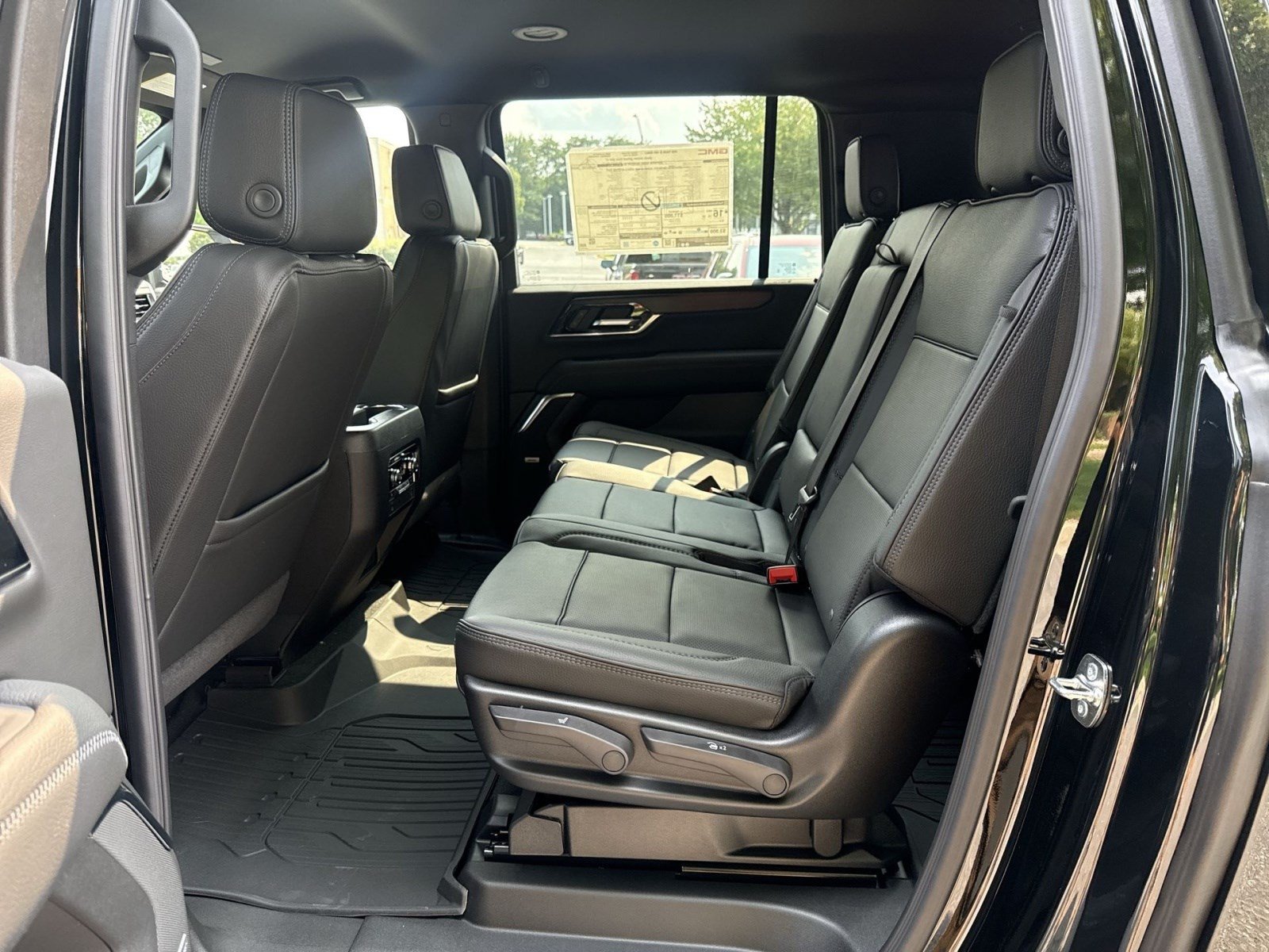 New 2026 GMC Yukon XL Denali w/ LPO, Floor Liner Package AWD/4WD image 19