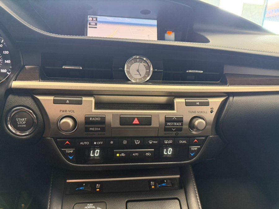 Used 2018 Lexus ES 350 w/ Navigation System Package FWD image 49
