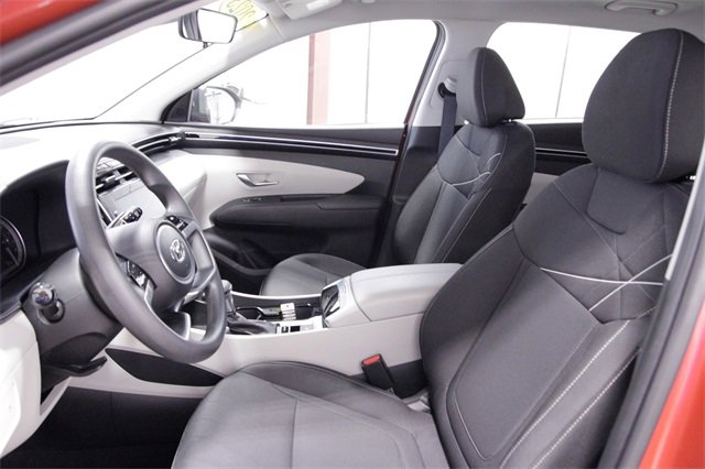 Used 2023 Hyundai Tucson SE image 14