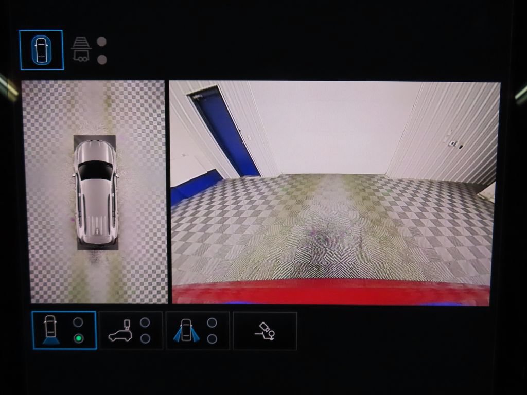 Used 2026 GMC Acadia AT4 w/ LPO, Floor Liner Package AWD/4WD image 20