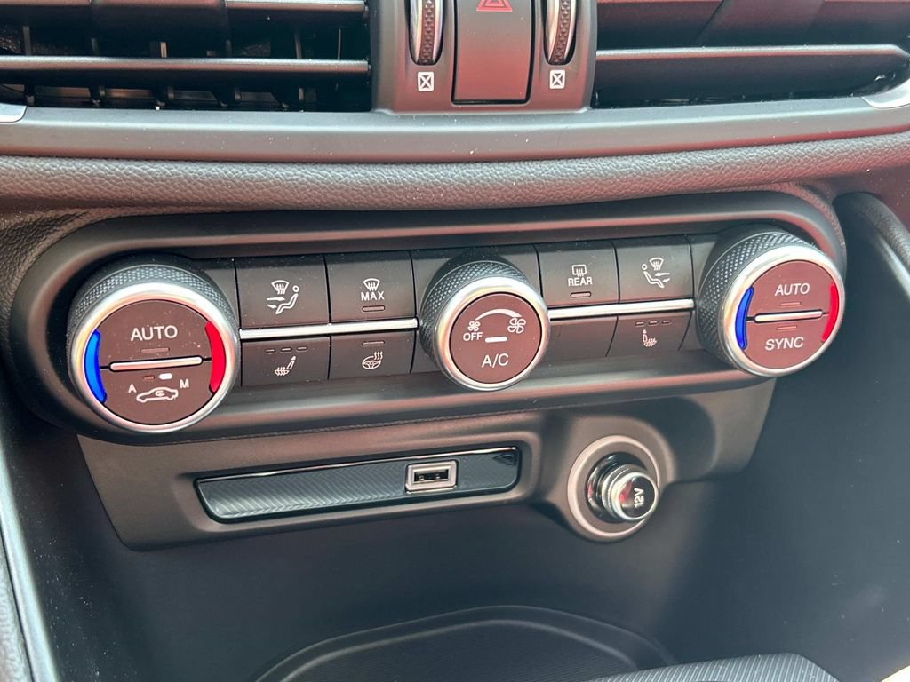 New 2025 Alfa Romeo Giulia AWD image 24