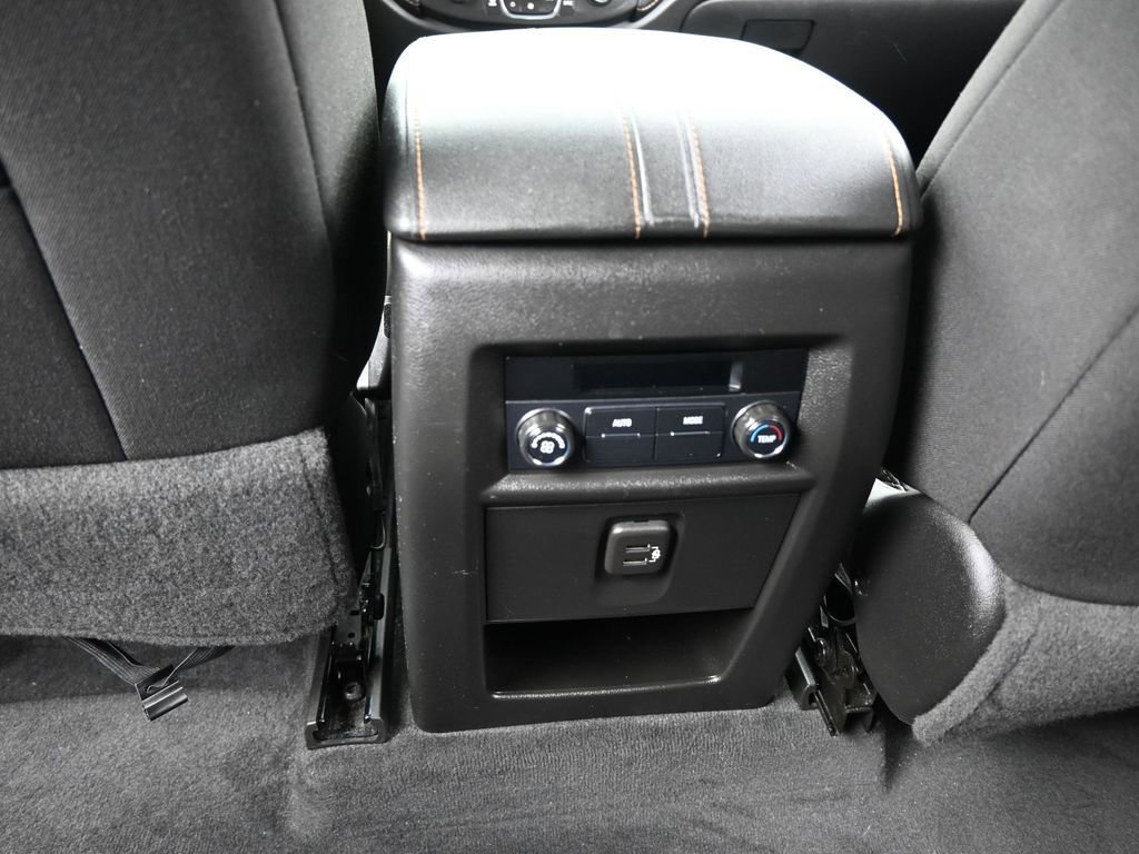 Used 2021 Chevrolet Traverse LS image 33