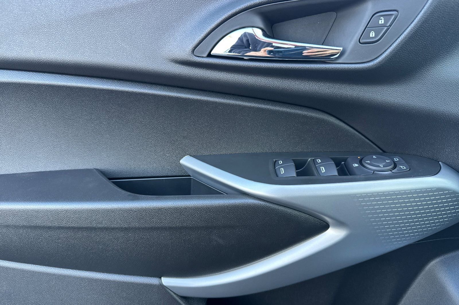 New 2026 Chevrolet Trax LS w/ LS Convenience Package image 10