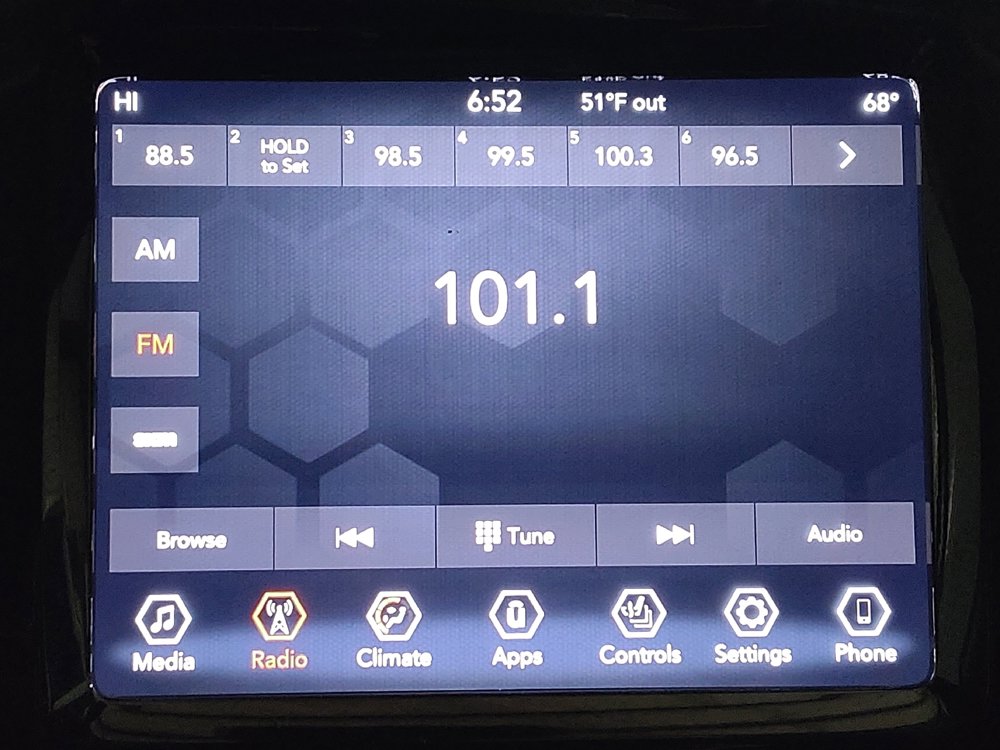 Used 2019 Jeep Cherokee Limited image 25