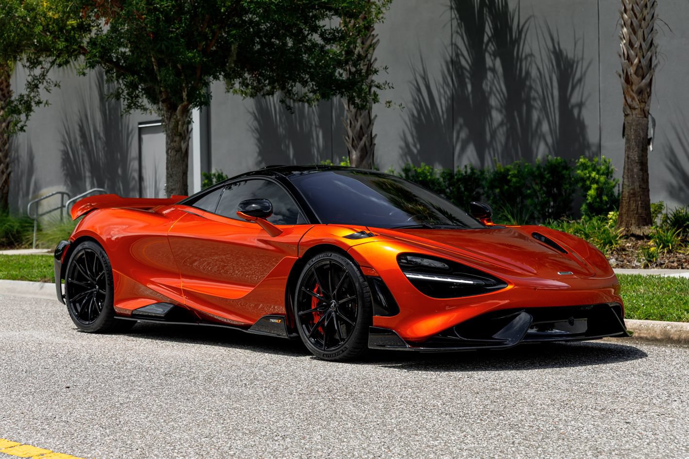 Used 2021 McLaren 765LT RWD image 4