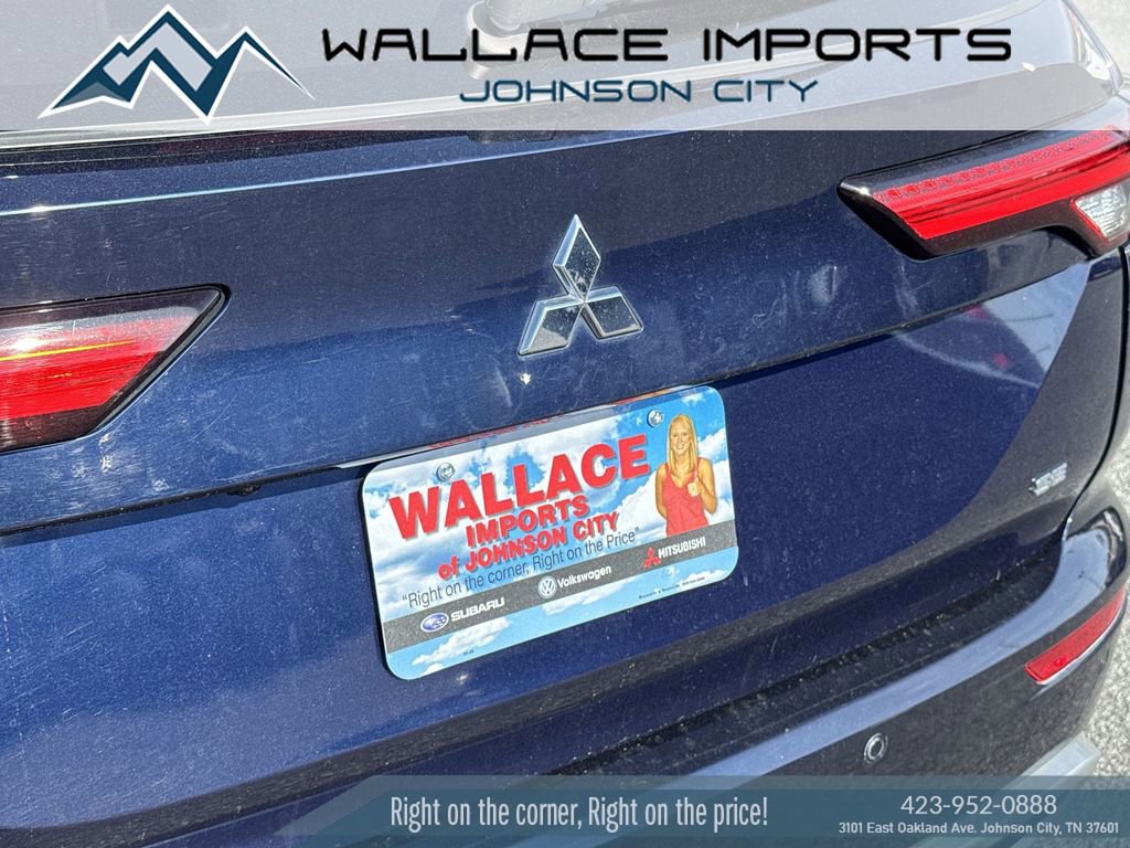 Used 2022 Mitsubishi Outlander SE image 10