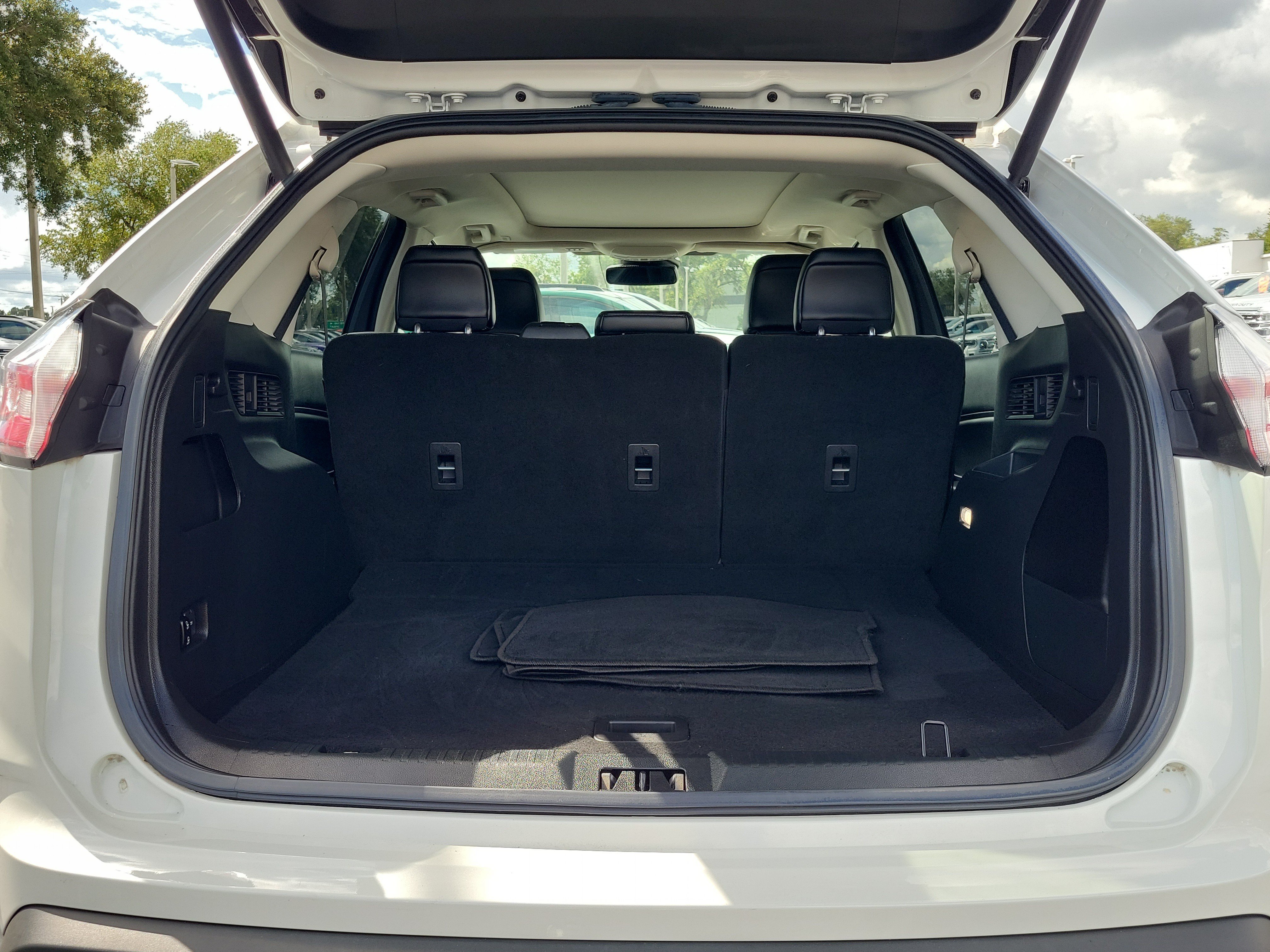 Certified 2023 Ford Edge SEL w/ Convenience Package AWD/4WD image 9