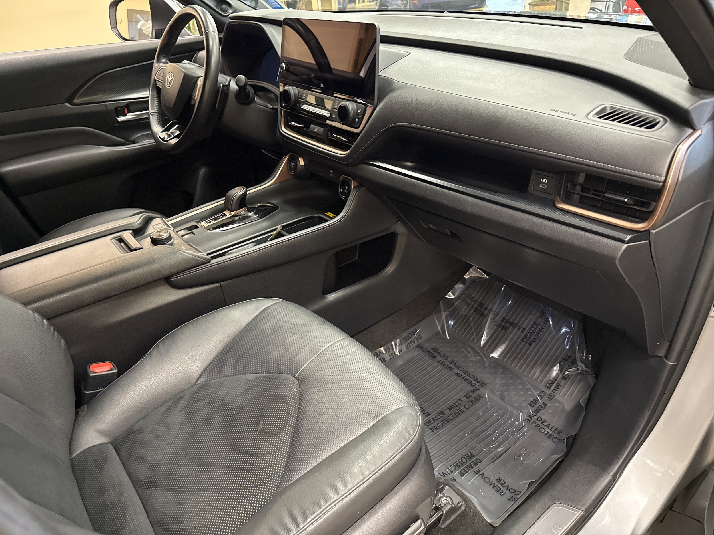 Used 2024 Toyota Grand Highlander AWD Hybrid image 18