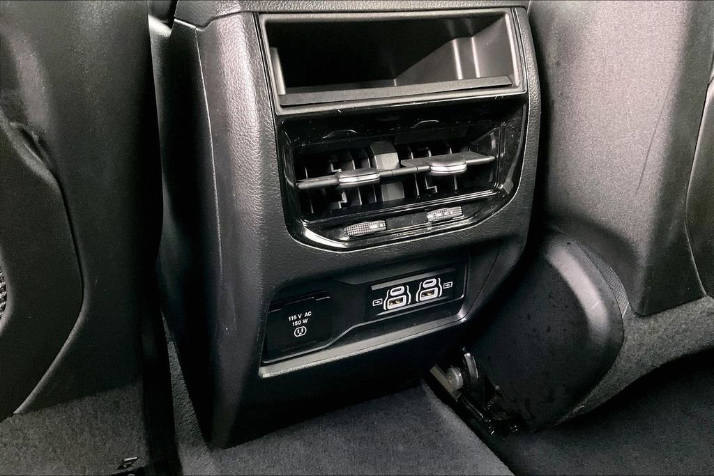 Used 2023 Jeep Grand Cherokee Altitude AWD/4WD image 10