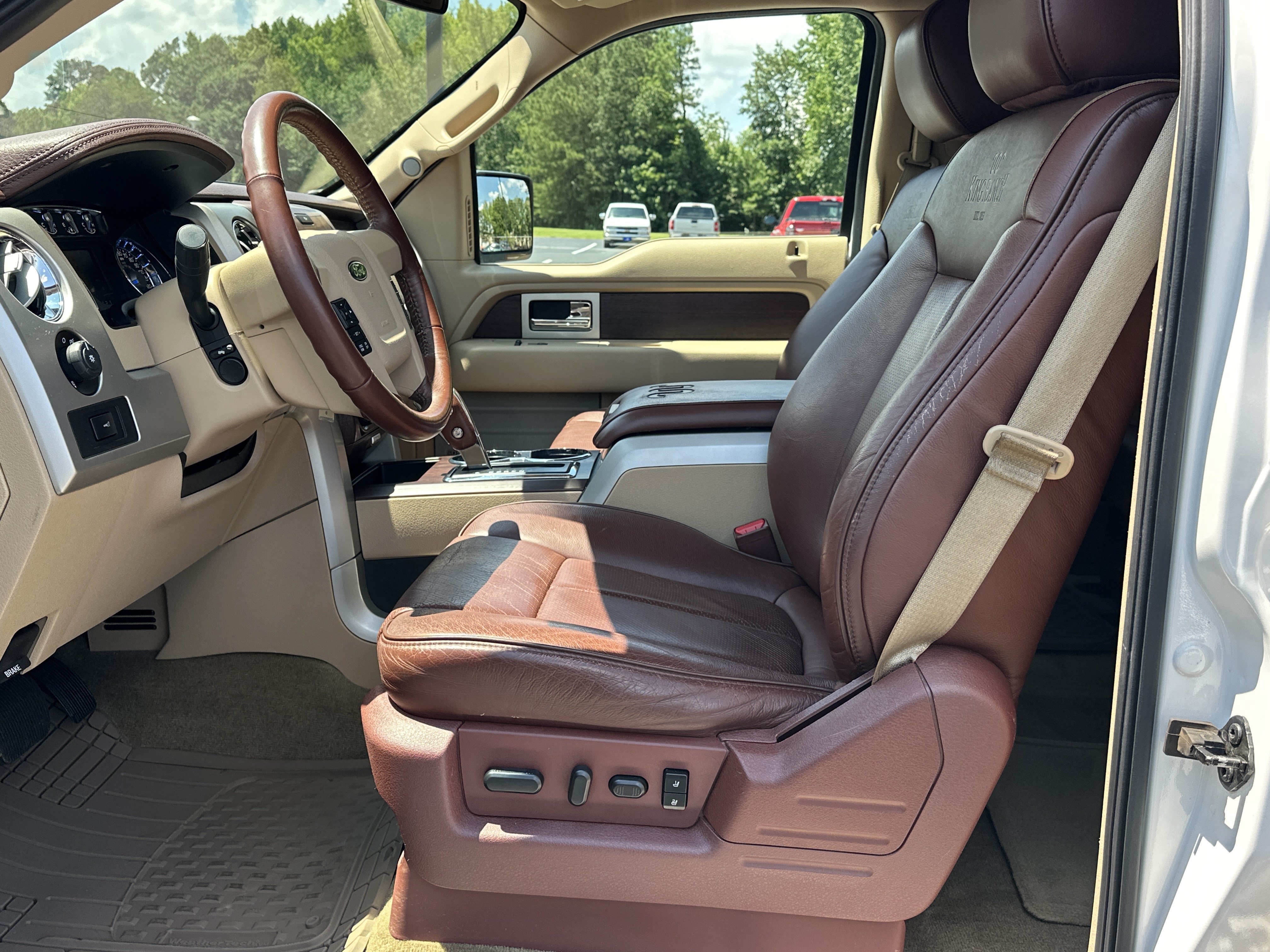 Used 2014 Ford F150 King Ranch w/ King Ranch Luxury Package AWD/4WD image 9