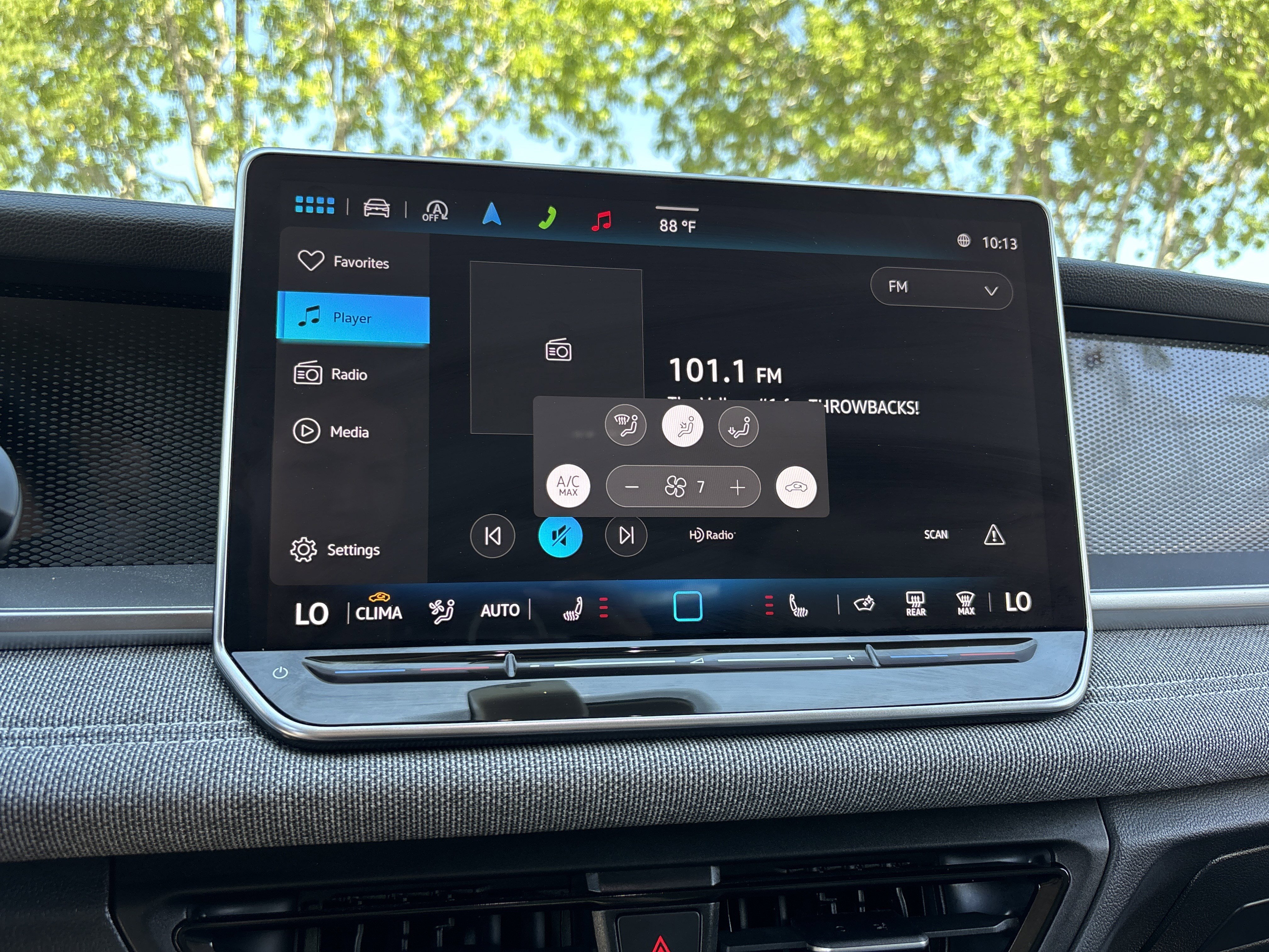 Used 2025 Volkswagen Tiguan S image 22