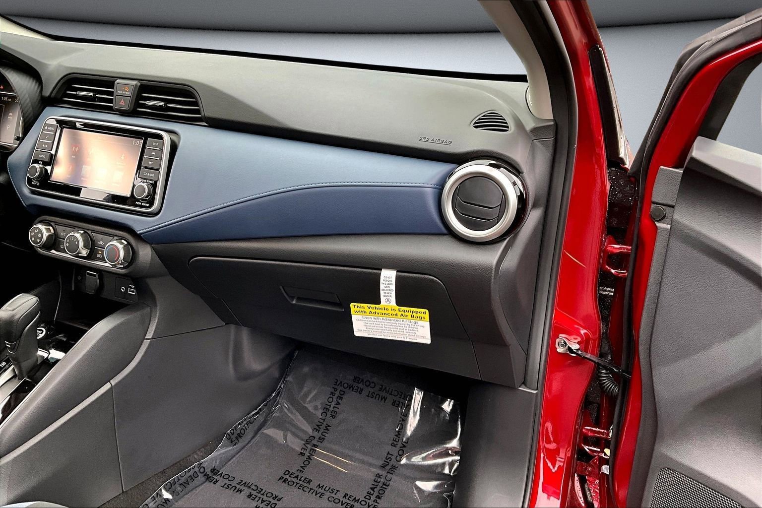 Used 2025 Nissan Versa SV w/ Trunk Package image 15