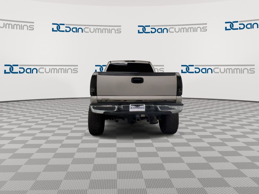 Used 2004 Chevrolet Silverado 2500 LT w/ Heavy-Duty Power Package AWD/4WD image 7