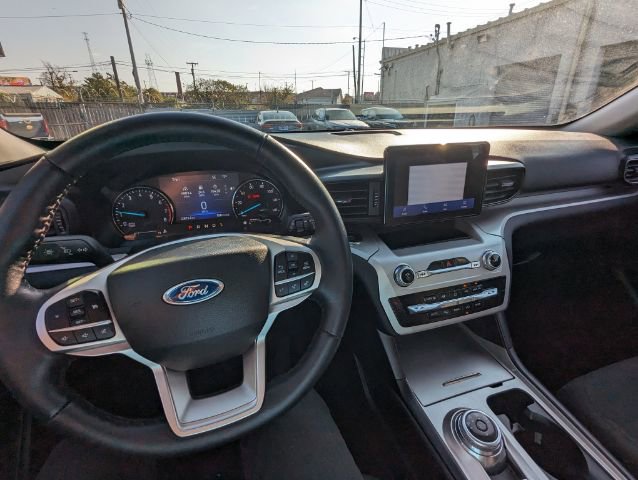 Used 2023 Ford Explorer XLT RWD image 23