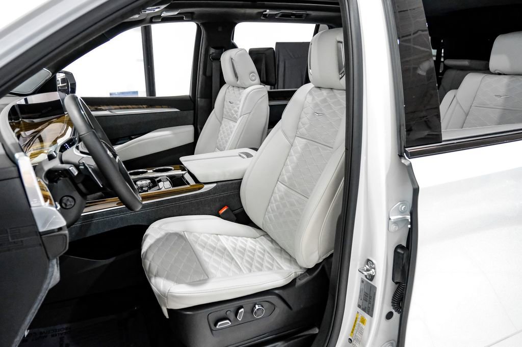 Used 2025 Cadillac Escalade Sport Platinum w/ LPO, Floor Liner Package image 30