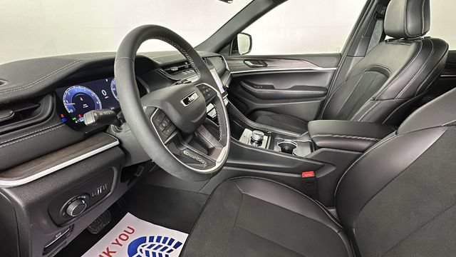 New 2026 Jeep Grand Cherokee Altitude AWD/4WD image 21