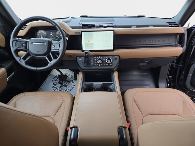 Used 2025 Land Rover Defender 90 X-Dynamic SE image 9