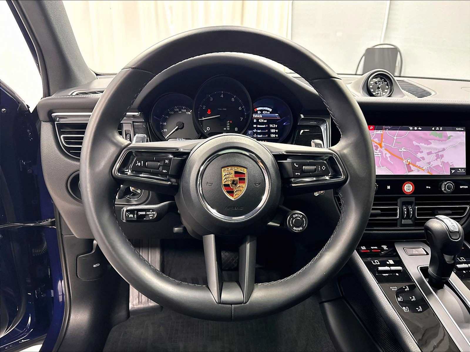 Used 2026 Porsche Macan AWD/4WD image 17