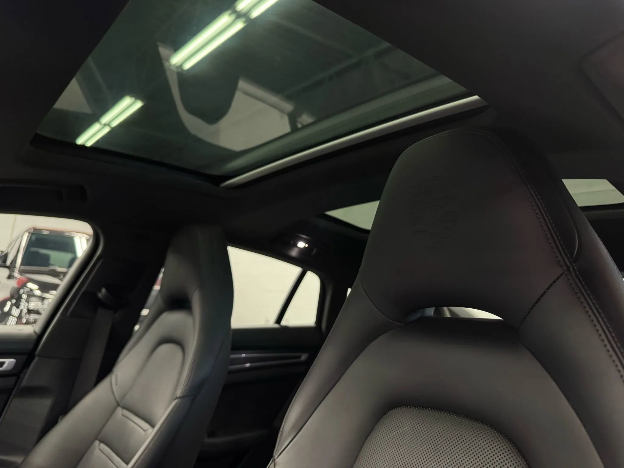 Used 2023 Porsche Panamera 4 Platinum Edition image 19