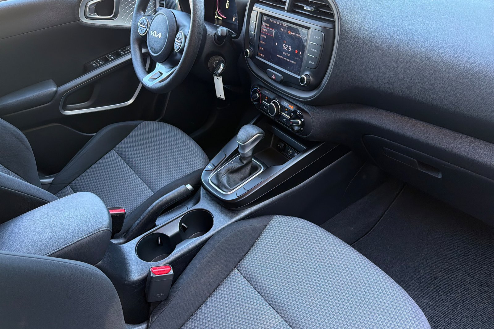 Used 2024 Kia Soul LX FWD image 13