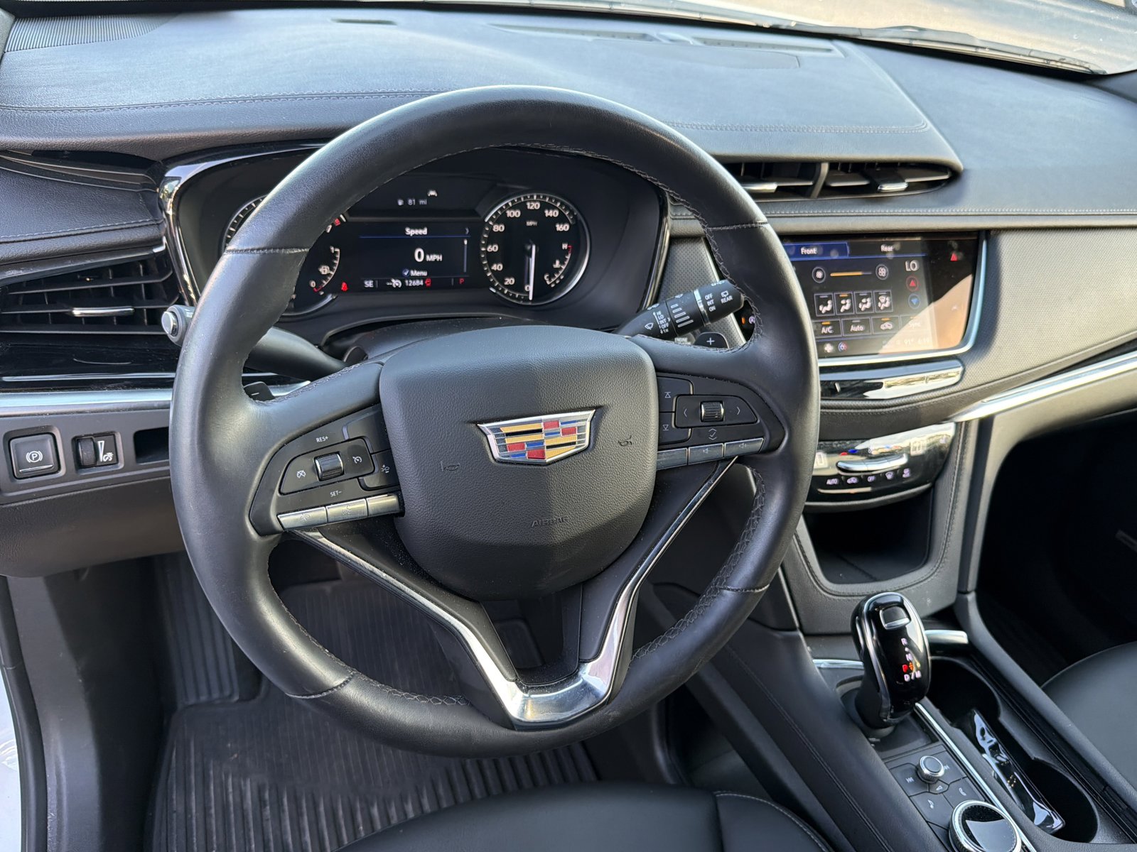 Used 2025 Cadillac XT6 Luxury image 16