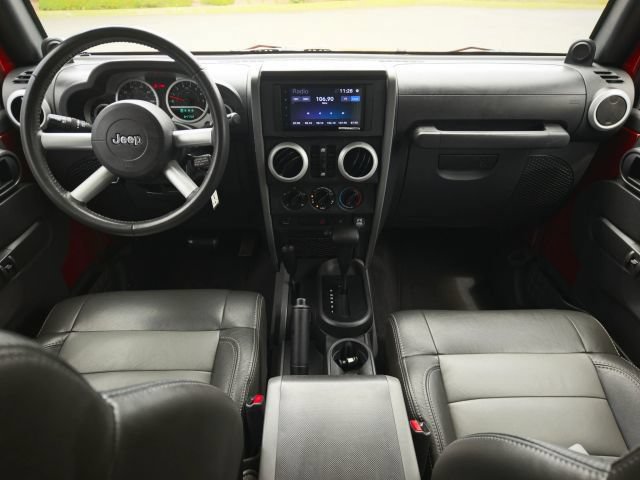 Used 2009 Jeep Wrangler Unlimited Sahara w/ Trailer Tow Group AWD/4WD image 31