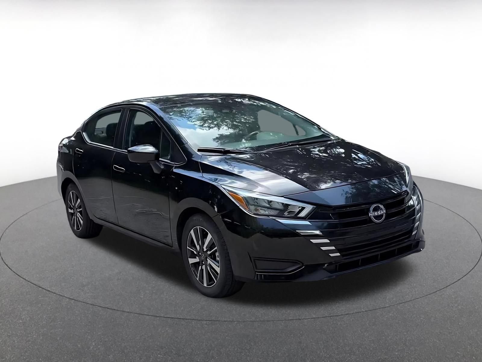 Used 2025 Nissan Versa SV FWD image 3
