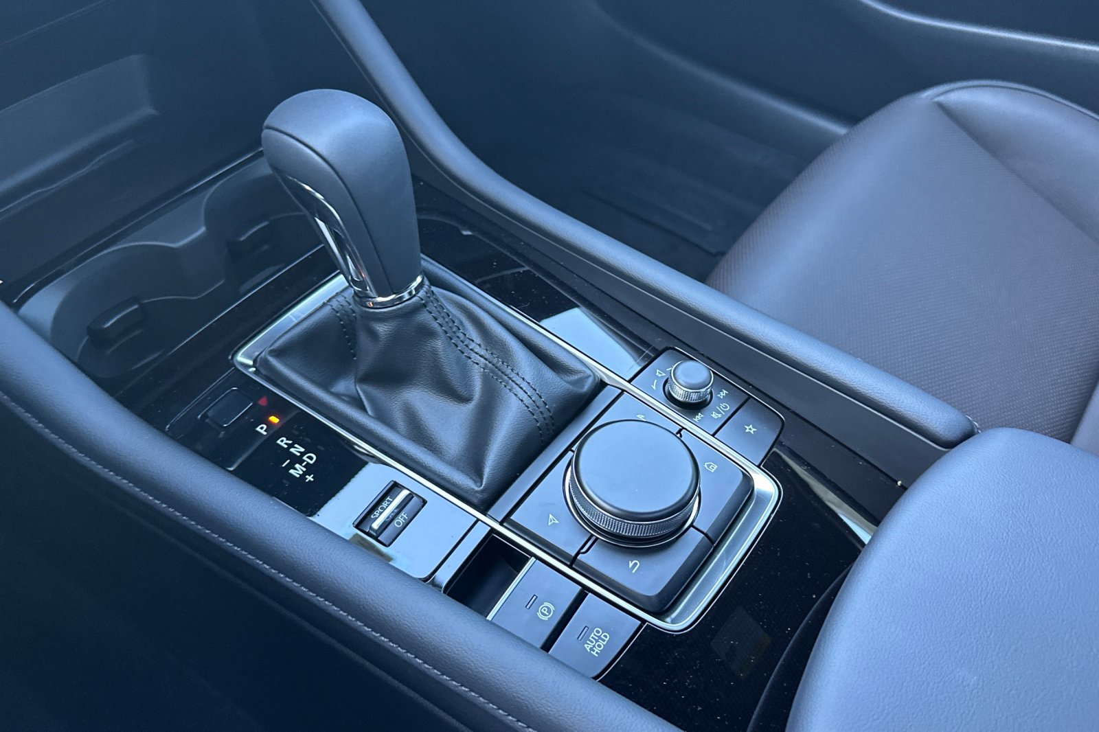 New 2026 MAZDA MAZDA3 Hatchback w/Premium Plus Pkg image 25