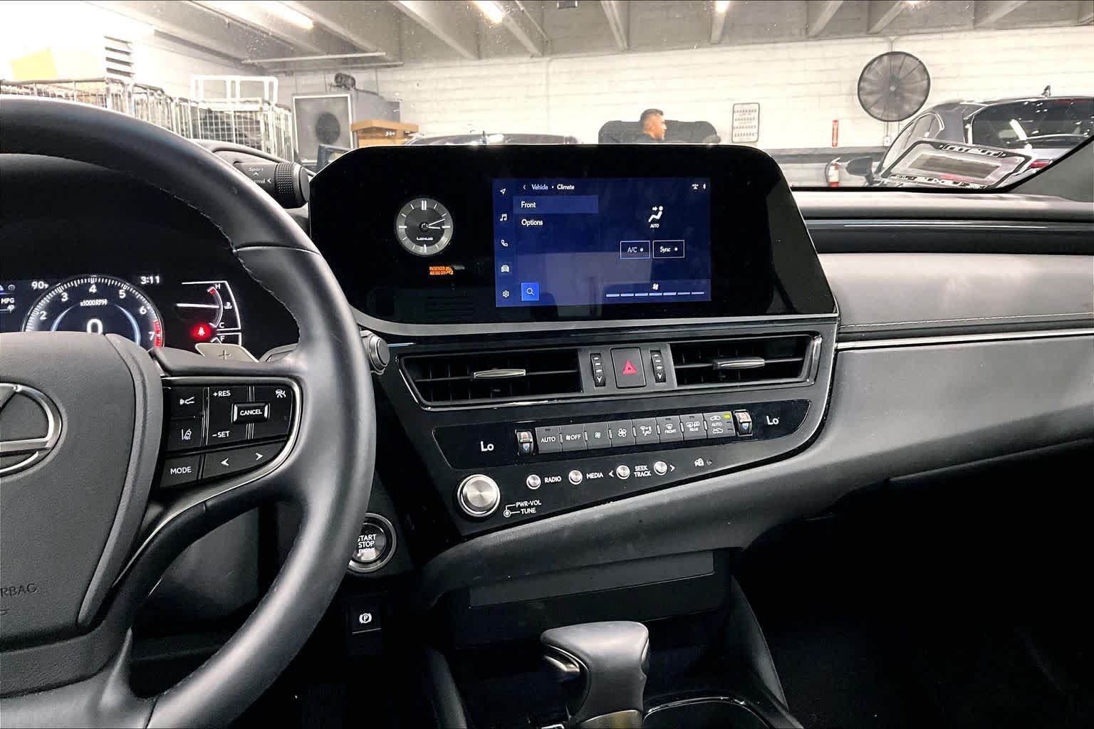 Used 2025 Lexus ES 350 w/ Accessory Package (Z2) FWD image 34
