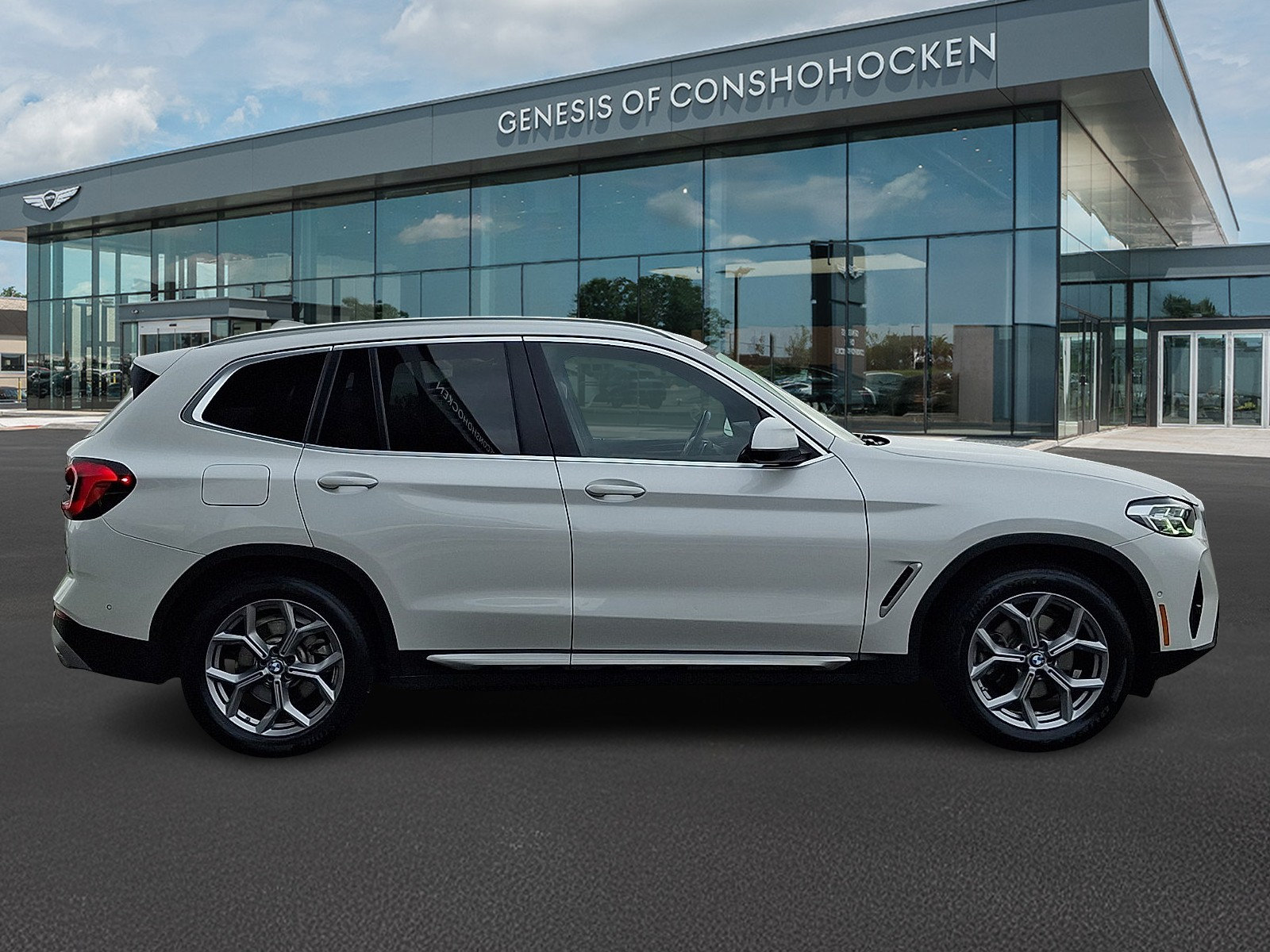 Used 2024 BMW X3 xDrive30i w/ Premium Package AWD/4WD image 7