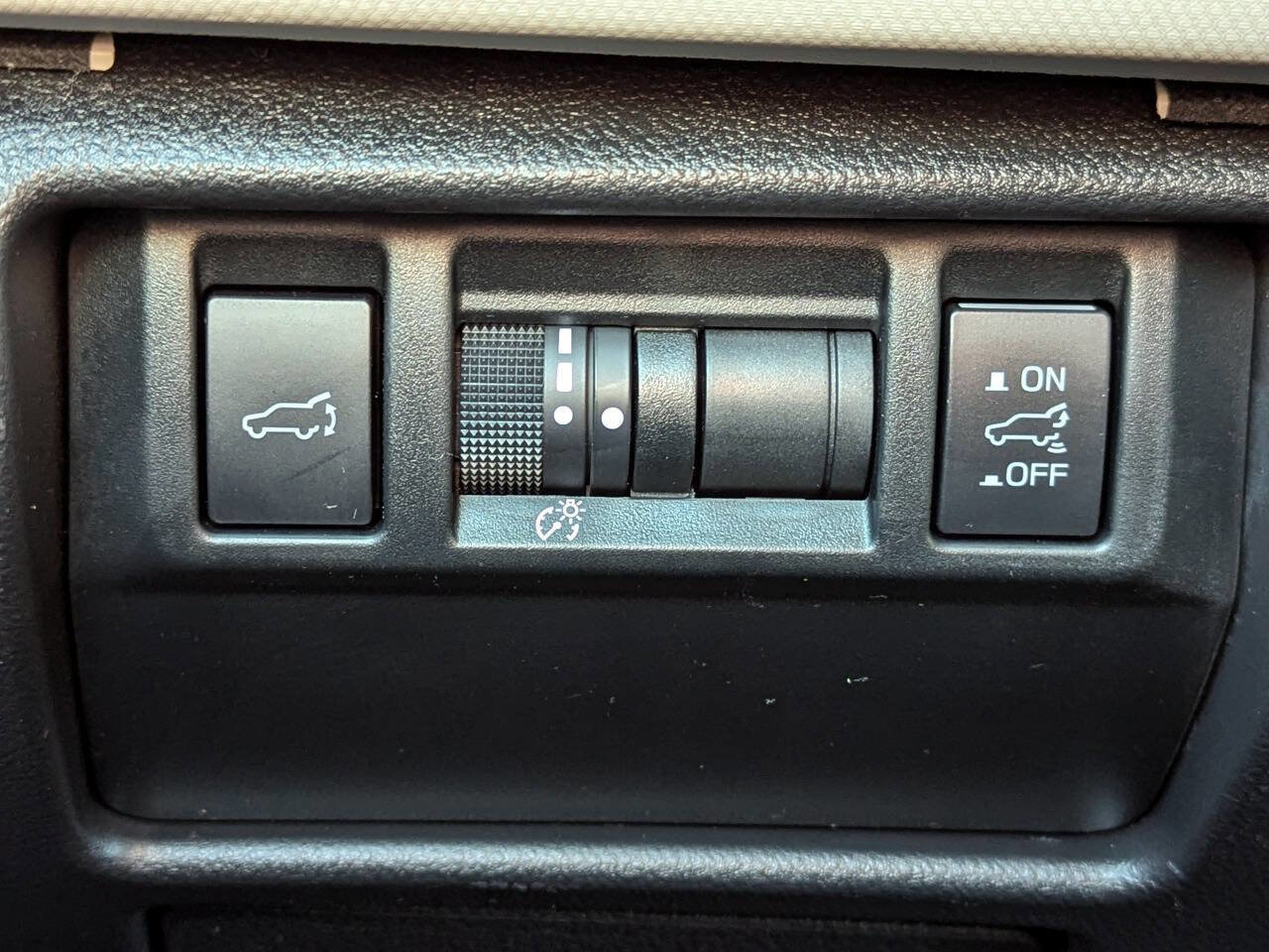 Used 2025 Subaru Forester Premium image 25