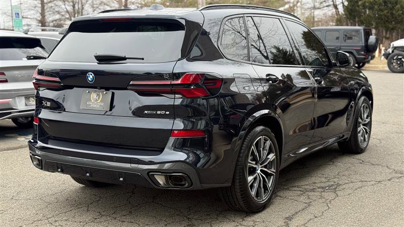 Used 2025 BMW X5 xDrive50e w/ M Sport Package image 5