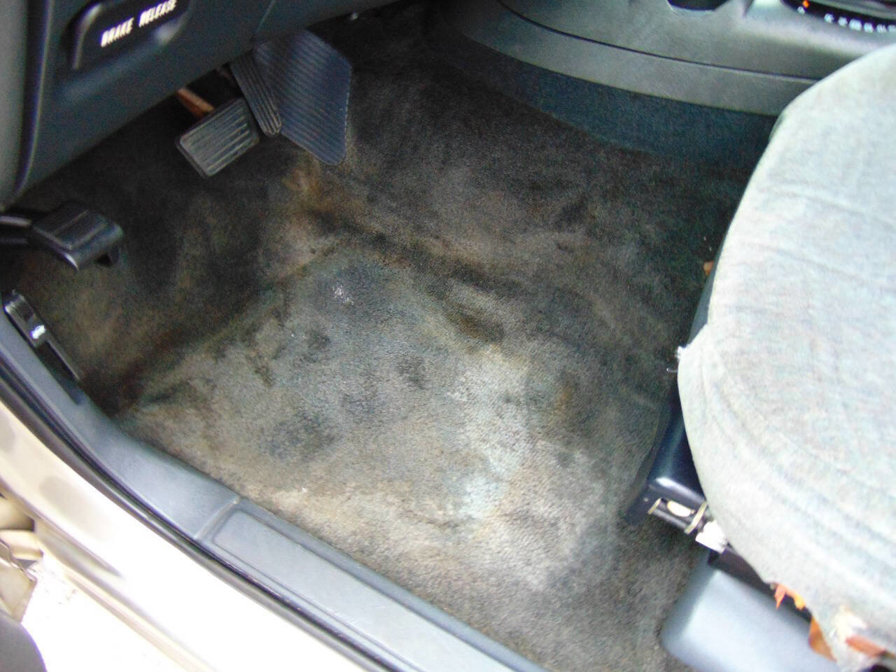 Used 2002 Chevrolet Blazer LS w/ Preferred Equipment Group image 6