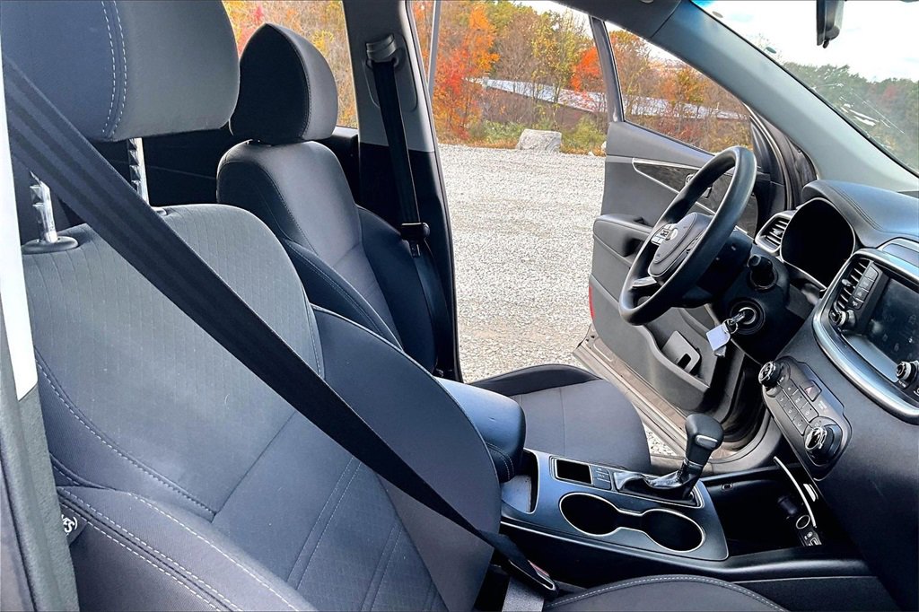 Used 2019 Kia Sorento LX image 7