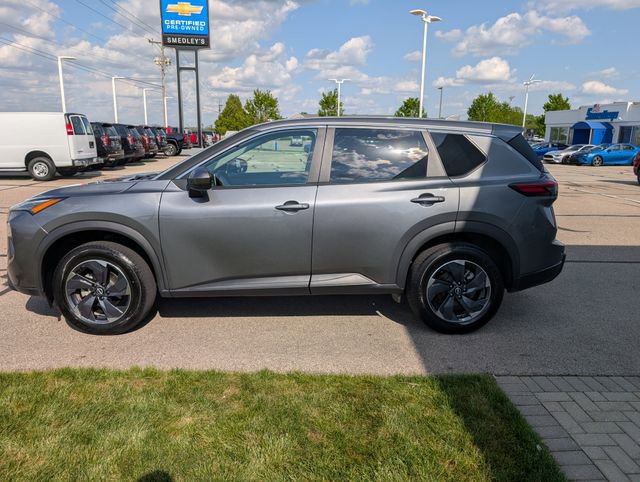 Used 2024 Nissan Rogue SV image 9