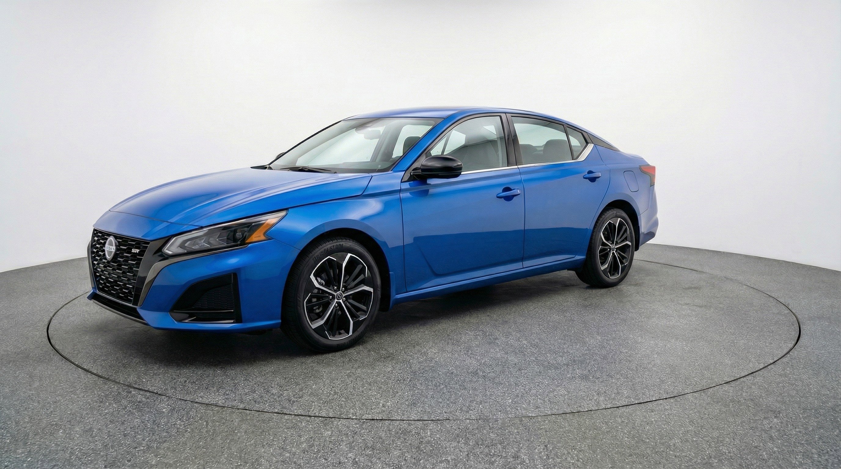 Used 2025 Nissan Altima 2.5 SR image 3