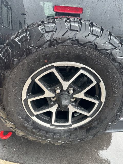 Certified 2025 Jeep Wrangler Unlimited Rubicon w/ Convenience Group AWD/4WD image 34