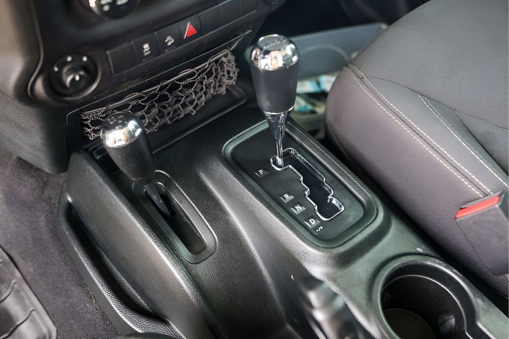 Used 2018 Jeep Wrangler Unlimited Sport AWD/4WD image 22